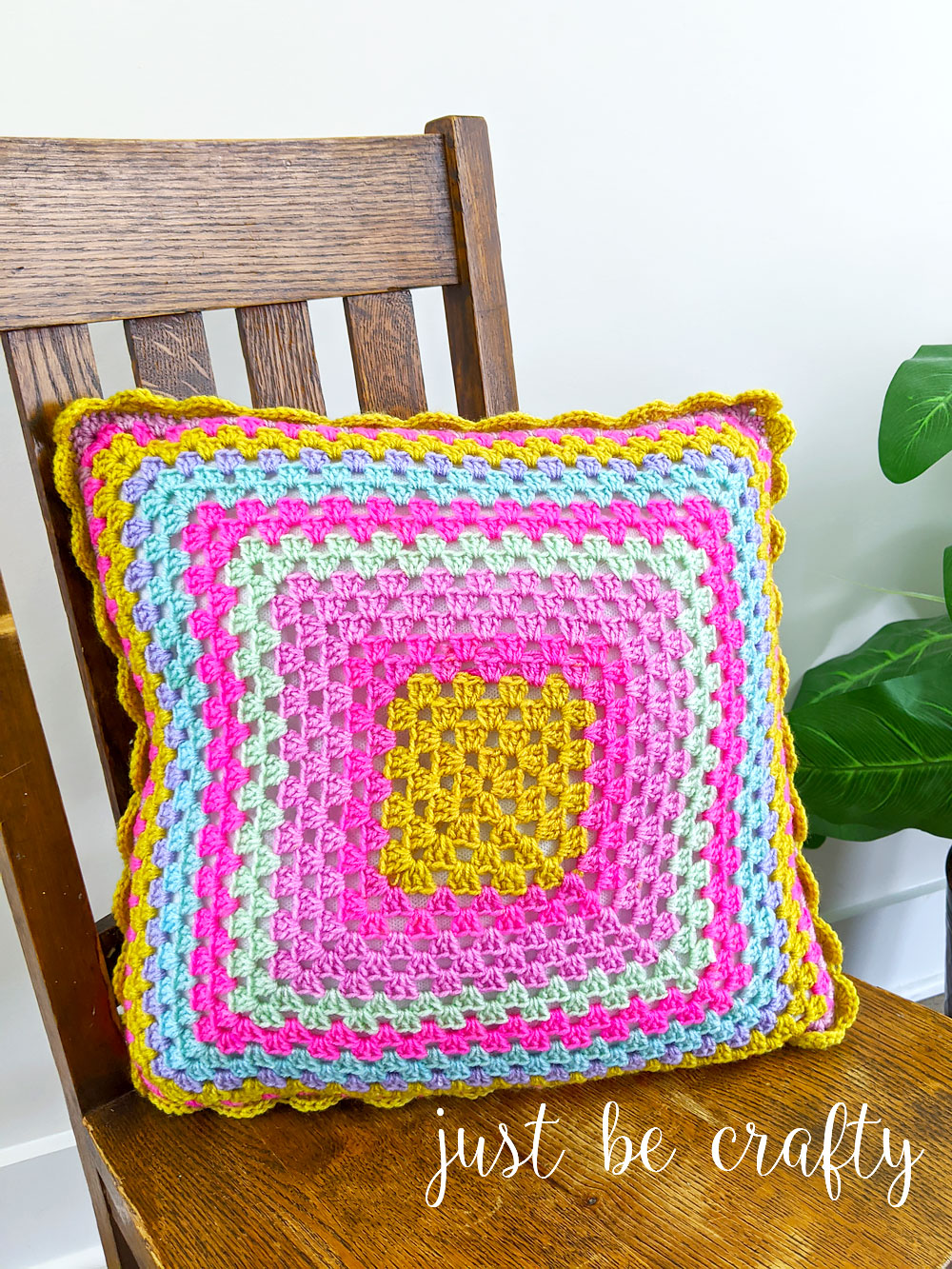 How to Crochet an Easy Granny Square Pillow