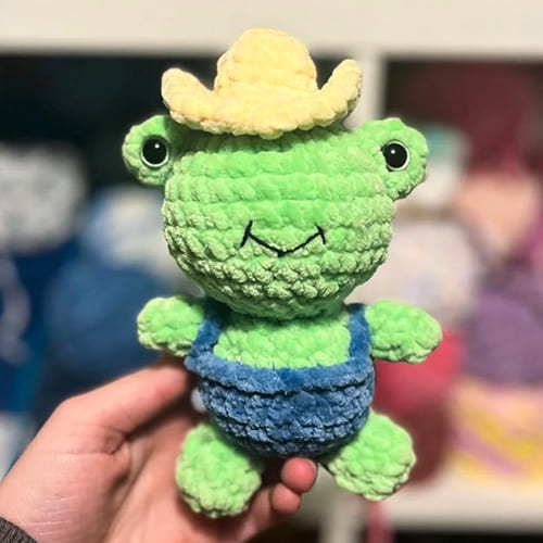 Free Crochet Frog In Overalls Pattern