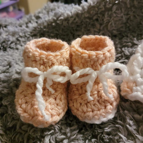 Comfortable Winter Baby Crochet Booties Free Pattern