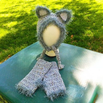 fringed-free-easy-fingerless-gloves-crochet-pattern