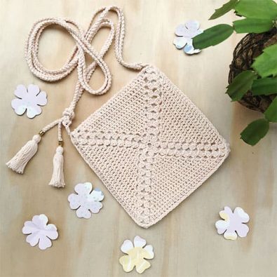 summer-small-crochet-shoulder-bag-free-pattern