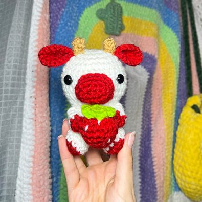 crochet-strawberry-cow-free-amigurumi-pdf-pattern