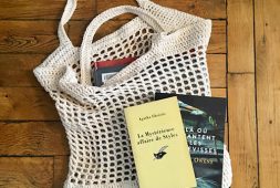 back-to-beach-mesh-crochet-beach-bag-free-pattern