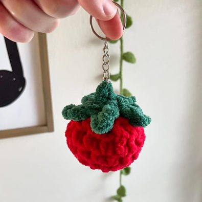 fast-and-easy-tomato-crochet-keychain-free-pattern