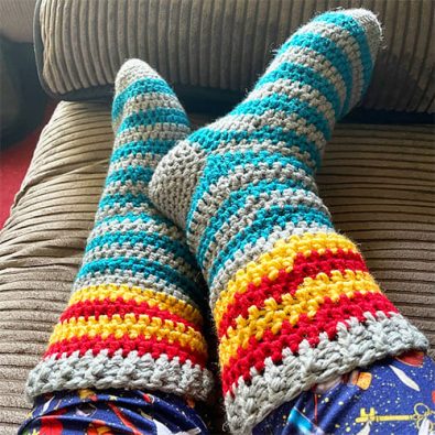 fourcolor-beginner-slipper-crochet-pattern-free