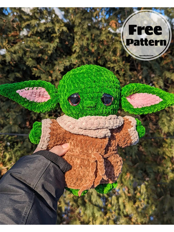 Free Plush Baby Yoda Crochet Amigurumi PDF pattern (2)