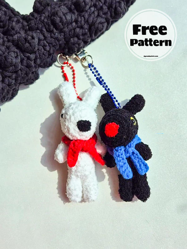 Gaspard And Lisa Keychain Free Crochet Pattern (3)