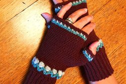 tulips-easy-crochet-fingerless-mittens-pattern-free-pdf