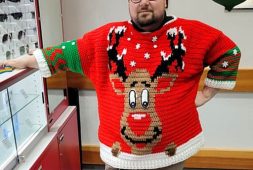 reindeer-free-christmas-sweater-crochet-pattern