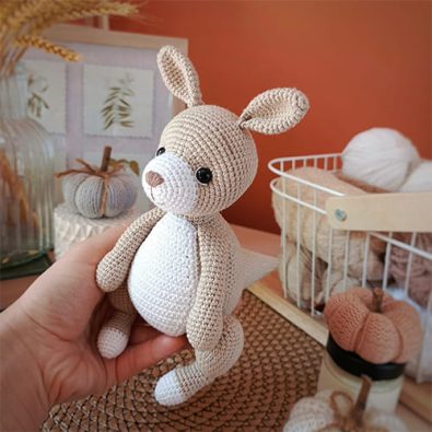 simple-crochet-kangaroo-free-pattern