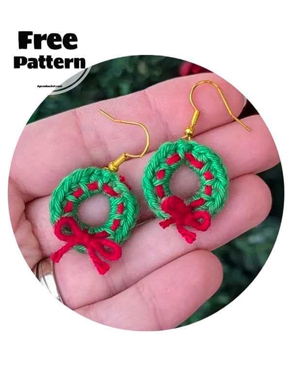 Free crochet christmas wreath earrings pattern